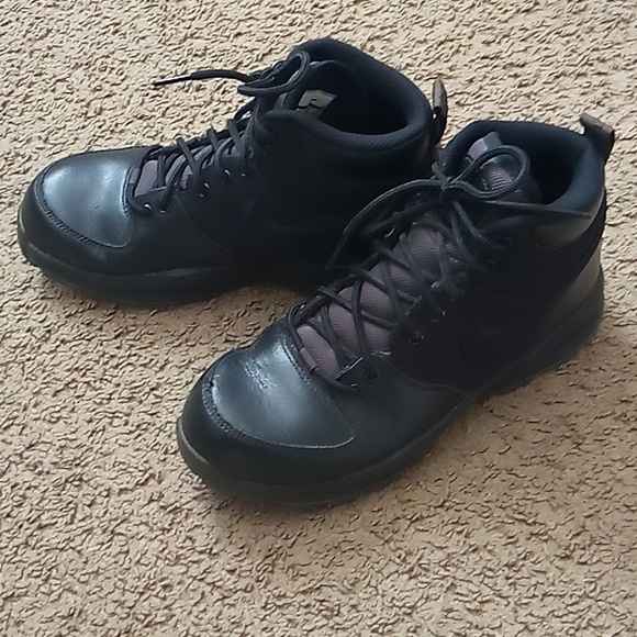 Nike Boots💜 - Picture 2 of 3